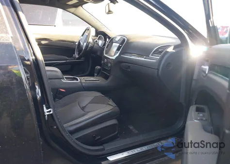 2013 Chrysler 300C z USA, uszkodzony, nr VIN 2C3CCAET9DH650481